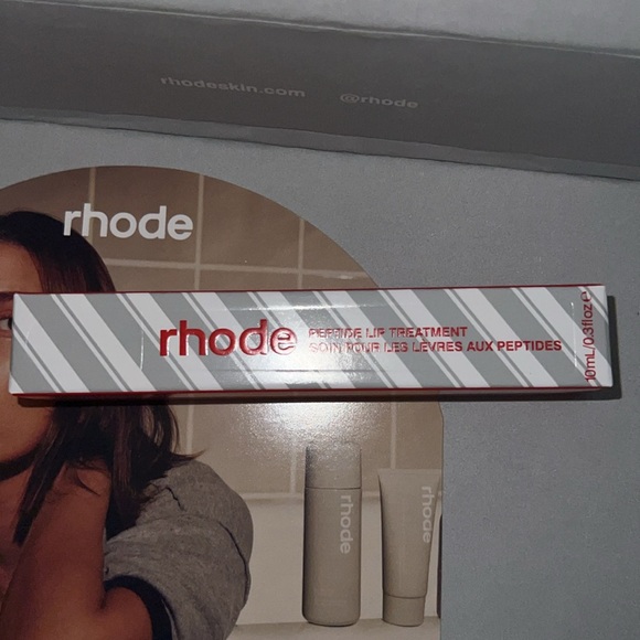Rhode Limited Edition Lip Peptide Treatment: Peppermint Glaze - Picture 2 of 5
